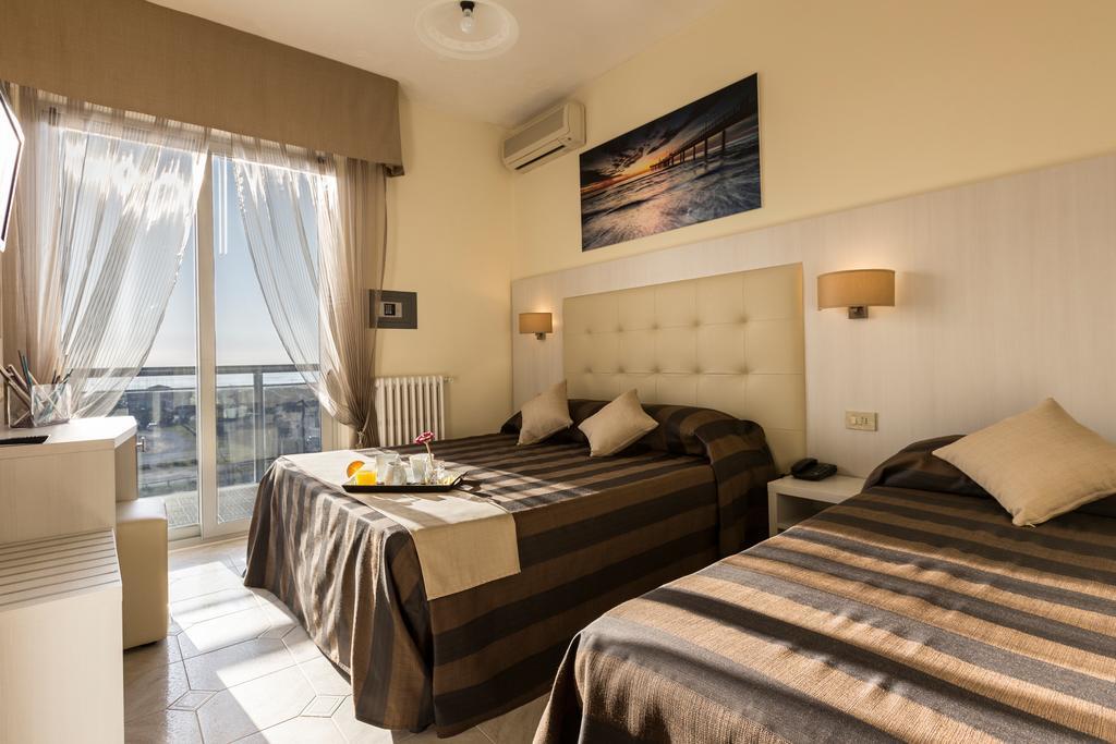 Hotel King Marina di Pietrasanta Værelse billede